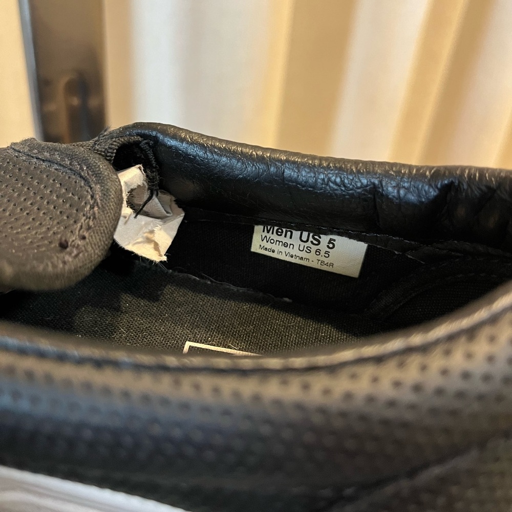 Black Slip-On Leather Vans - Picture 5 of 6